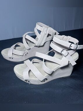 BKE Wedge Strappy Sandals Size 9